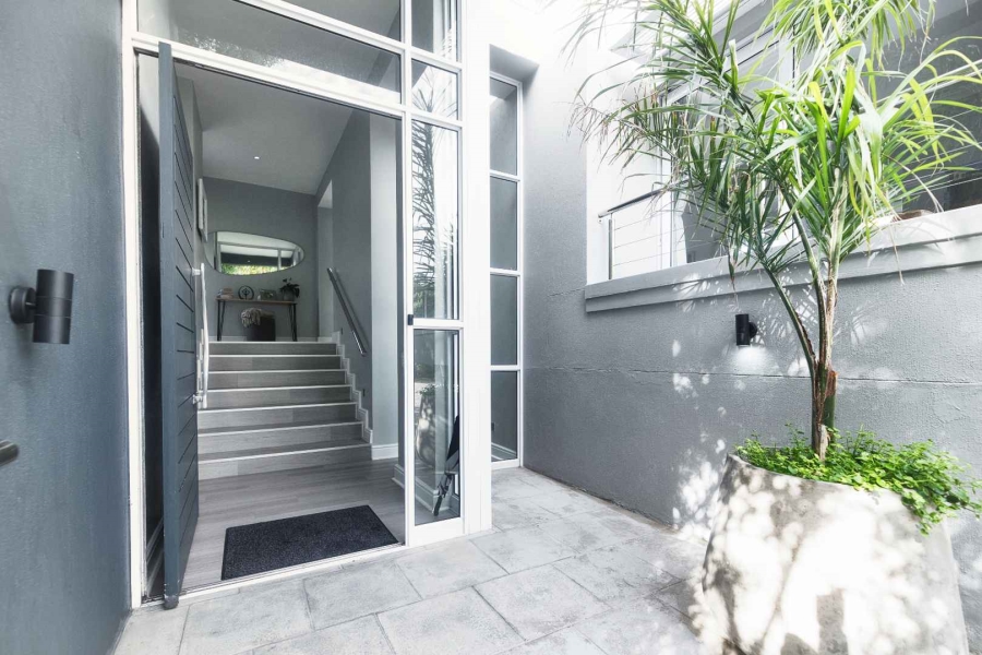 4 Bedroom Property for Sale in Hemel en Aarde Estate Western Cape